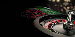 Antarmuka aplikasi data hk menampilkan menu French Roulette dan opsi login seluler